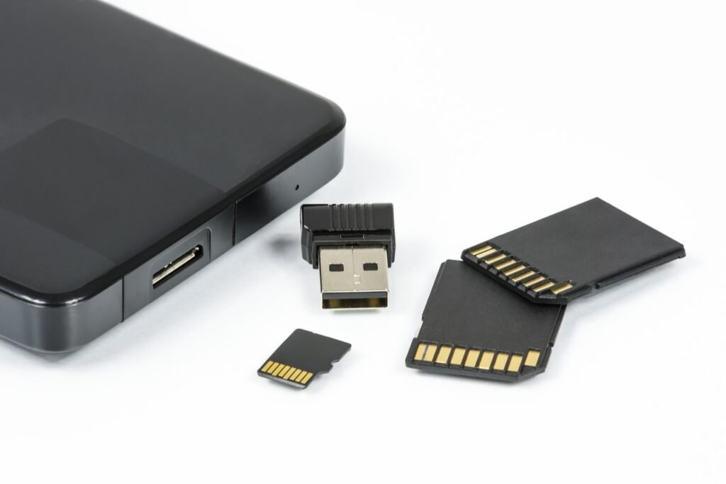 digital data carriers, flash memory, memory cards-1443484.jpg